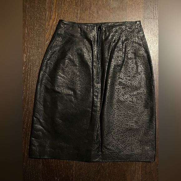 Vintage Designer Leather/ Snake Skin Print Black Midi Skirt Size 4 - Picture 5 of 10